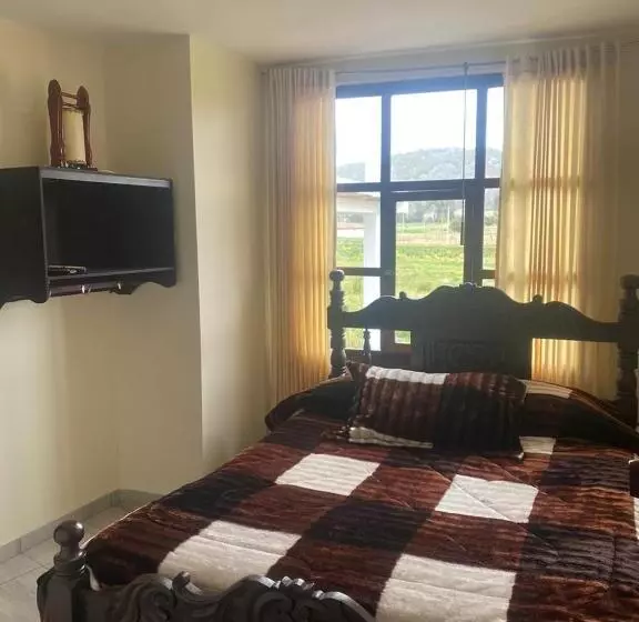 ユースホステル Los Geranios Hospedaje