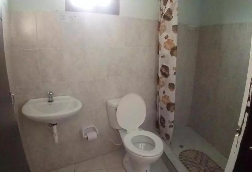 ユースホステル Los Geranios Hospedaje