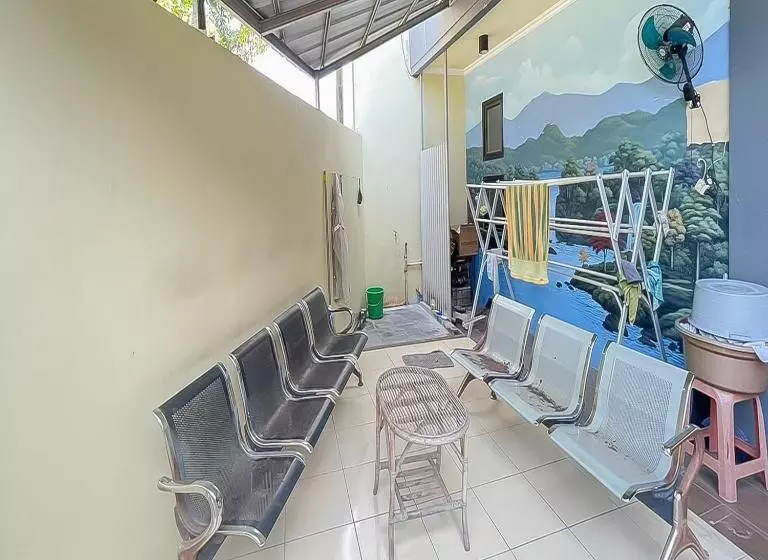 Hotelli Reddoorz At Wahidin Street Cirebon