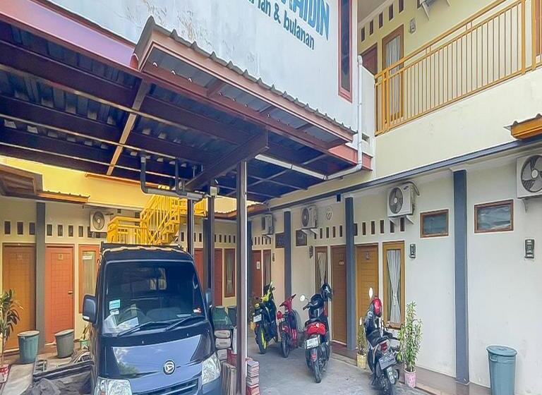 Szálloda Reddoorz At Wahidin Street Cirebon