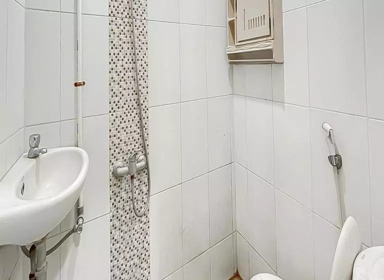 Hotelli Reddoorz At Wahidin Street Cirebon