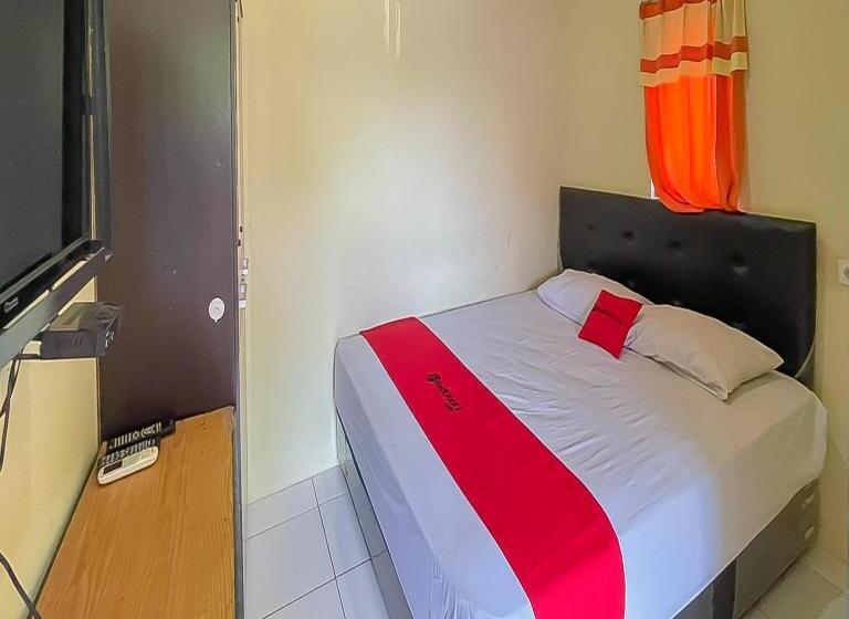 Szálloda Reddoorz At Wahidin Street Cirebon