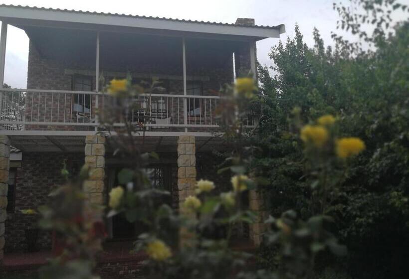 ペンション Clarens Cottages