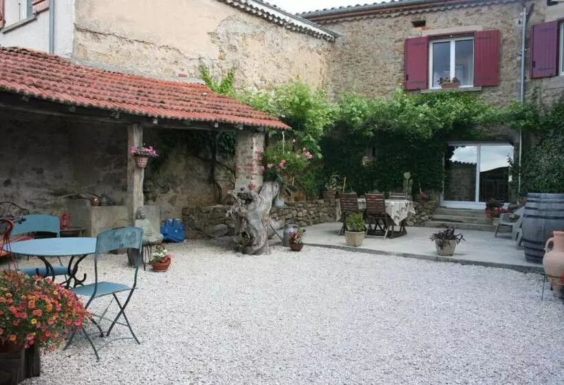 Aamiaismajoitus (B&B) La Maison Dans Les Nuages