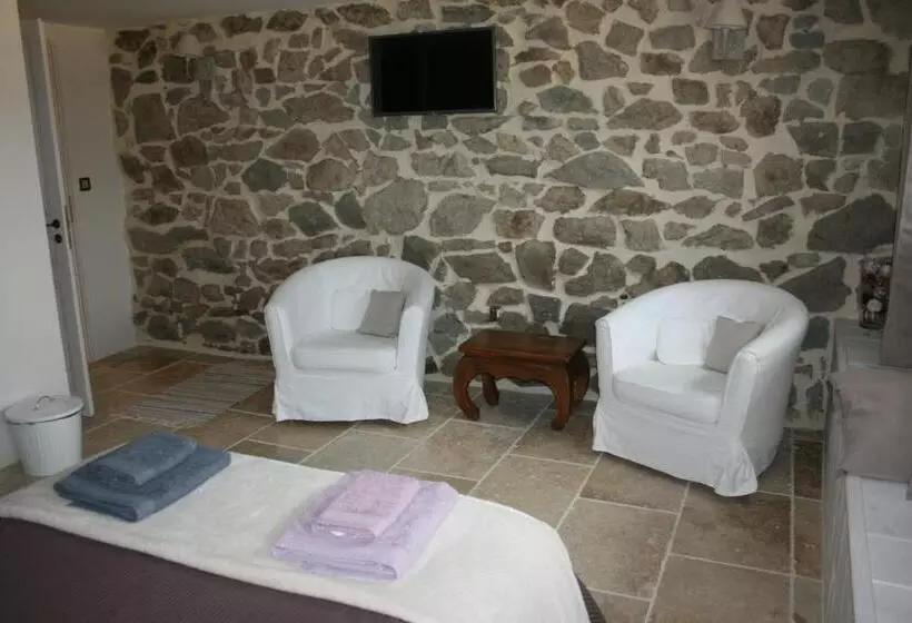Aamiaismajoitus (B&B) La Maison Dans Les Nuages