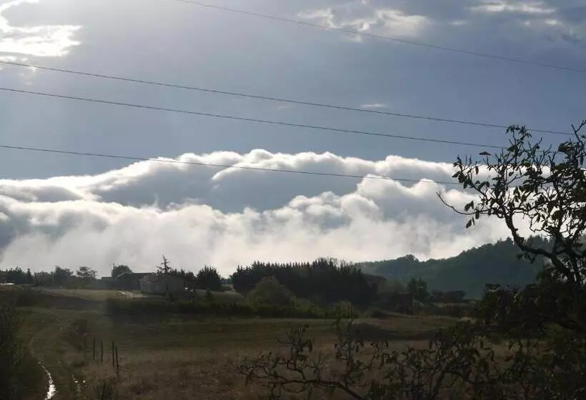 Aamiaismajoitus (B&B) La Maison Dans Les Nuages
