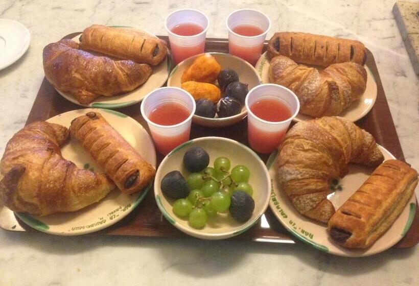 هتل Agriturismo La Calabrisella