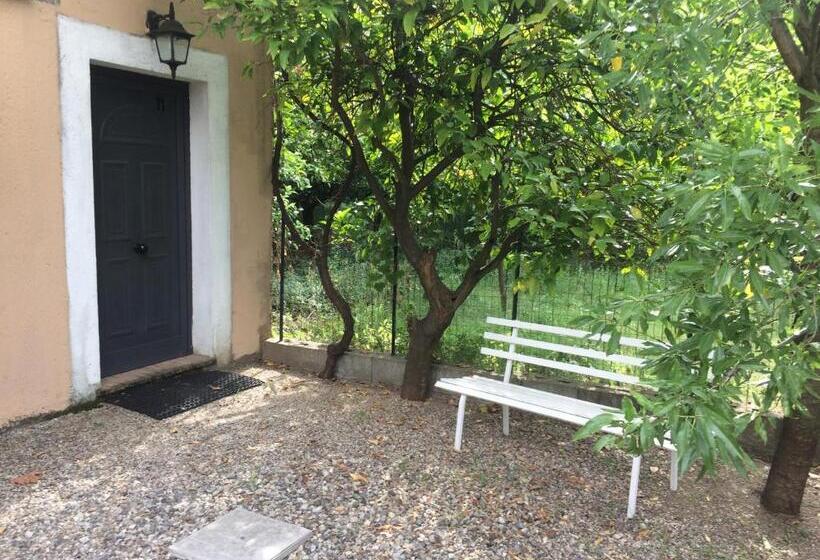 هتل Agriturismo La Calabrisella