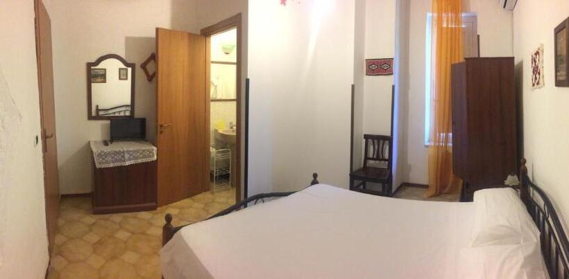 هتل Agriturismo La Calabrisella