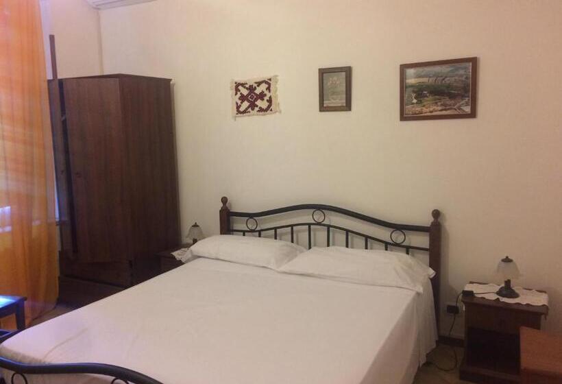 هتل Agriturismo La Calabrisella