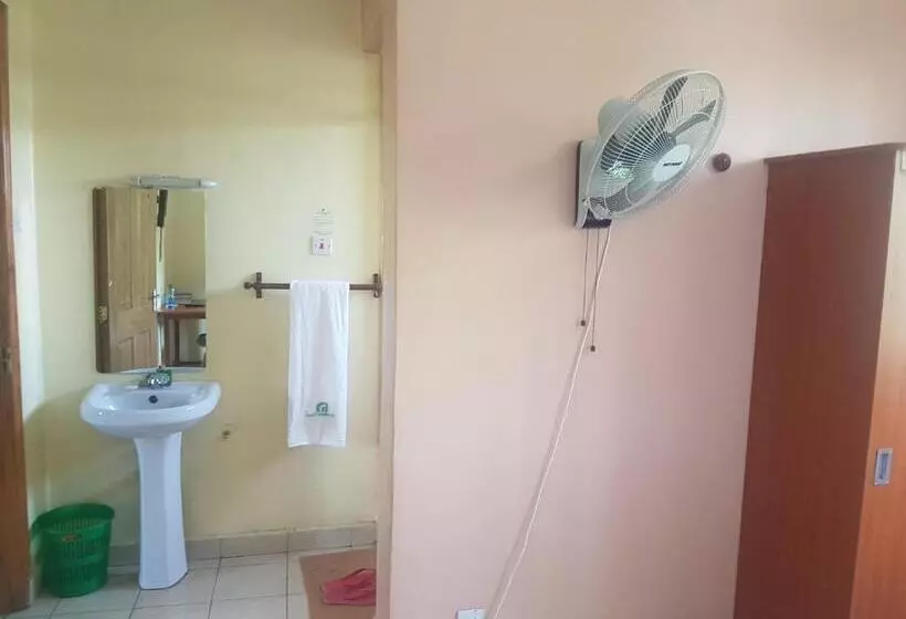 هتل Good Samaritan Inn