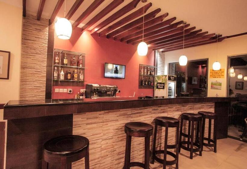 هتل Vittoria Suites