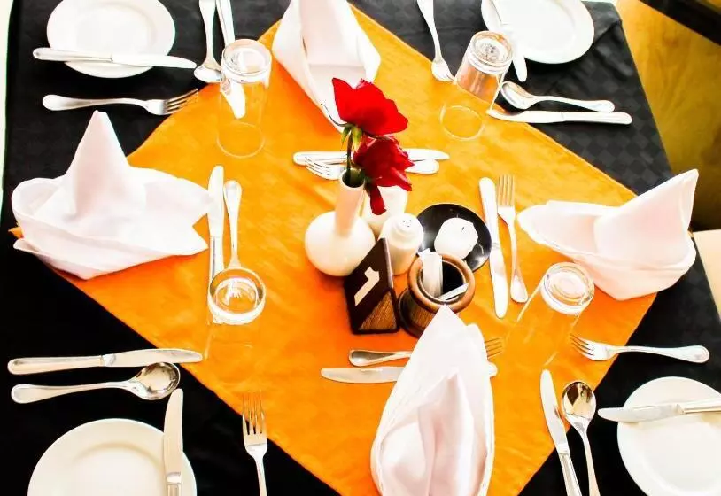 هتل Vittoria Suites