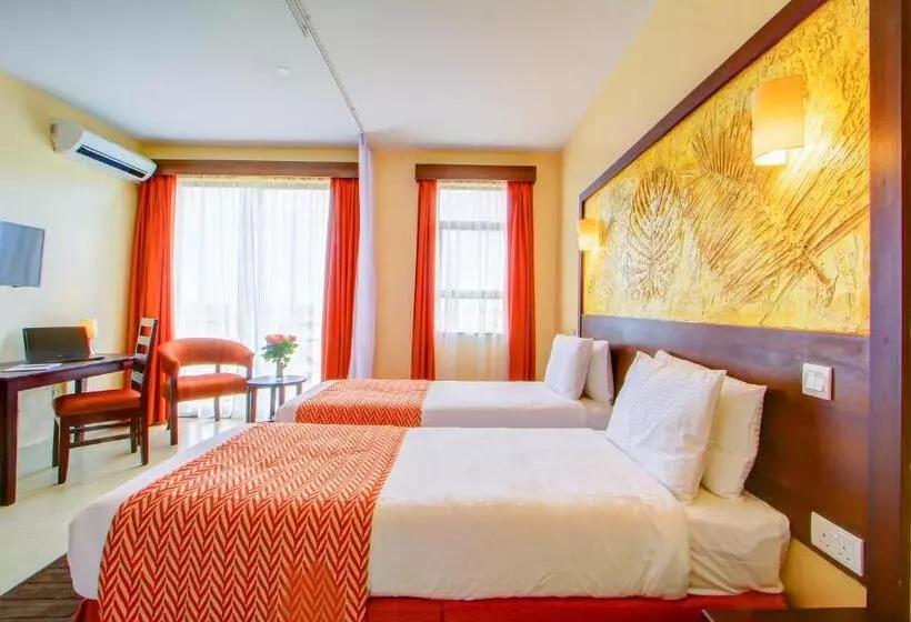 هتل Vittoria Suites