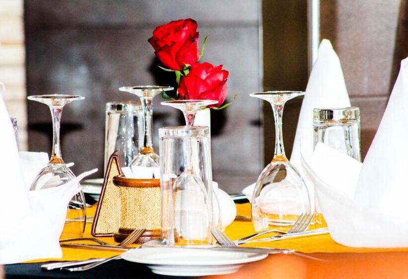 هتل Vittoria Suites