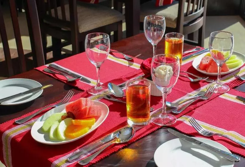 هتل Vittoria Suites