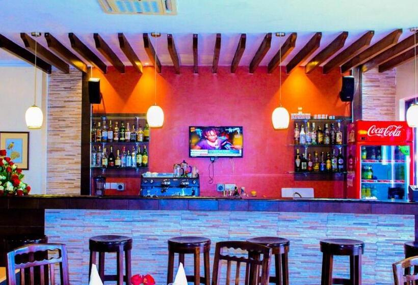 هتل Vittoria Suites