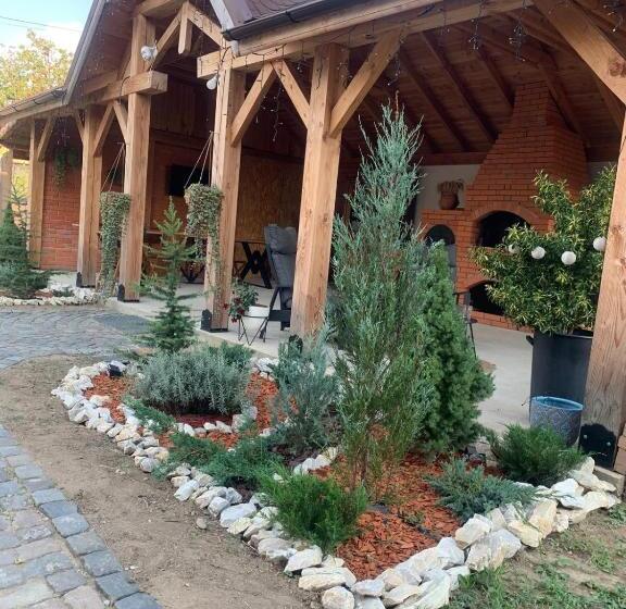 פנסיון Casa Gorjeana Complex Agroturistic