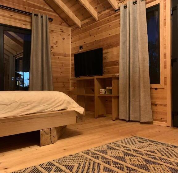 פנסיון Casa Gorjeana Complex Agroturistic