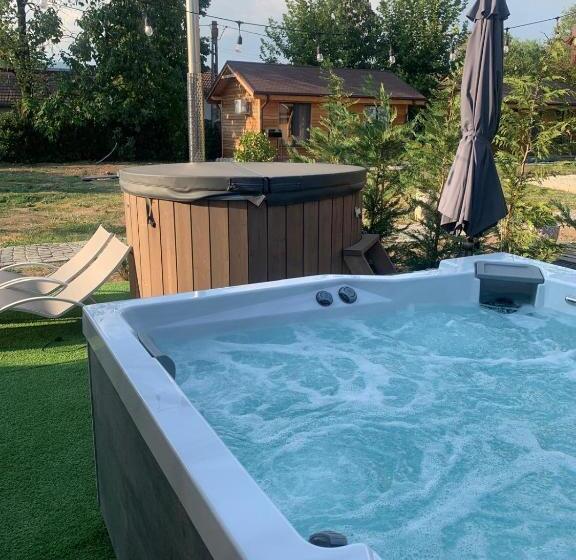 פנסיון Casa Gorjeana Complex Agroturistic