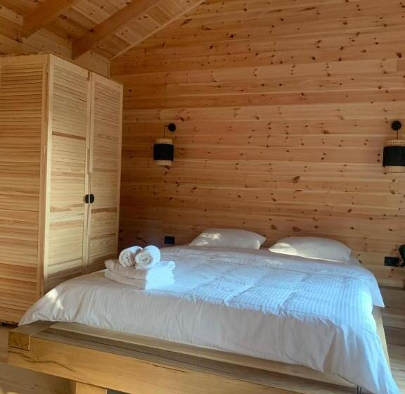 פנסיון Casa Gorjeana Complex Agroturistic