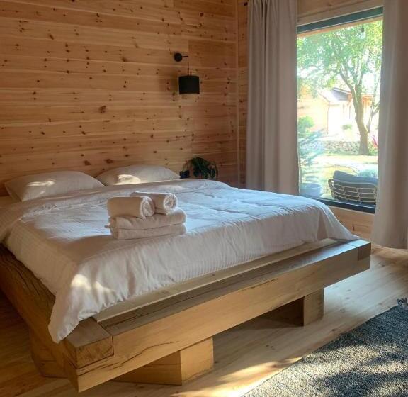 פנסיון Casa Gorjeana Complex Agroturistic