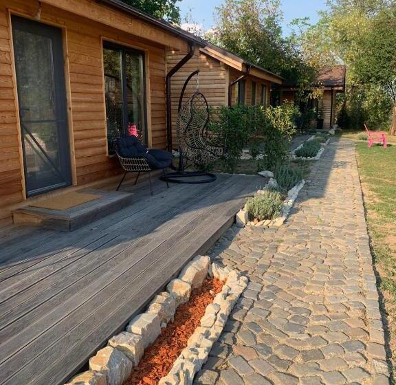 פנסיון Casa Gorjeana Complex Agroturistic