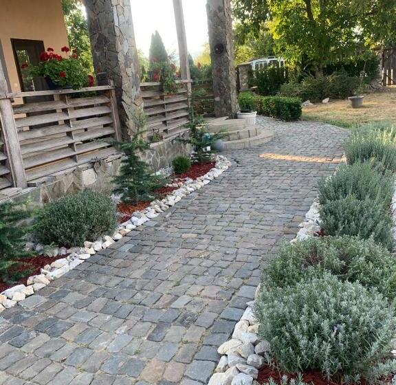 פנסיון Casa Gorjeana Complex Agroturistic