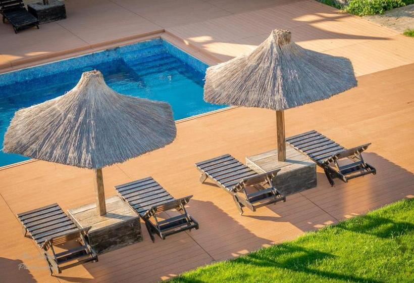 פנסיון Greenstone Land   Corbu