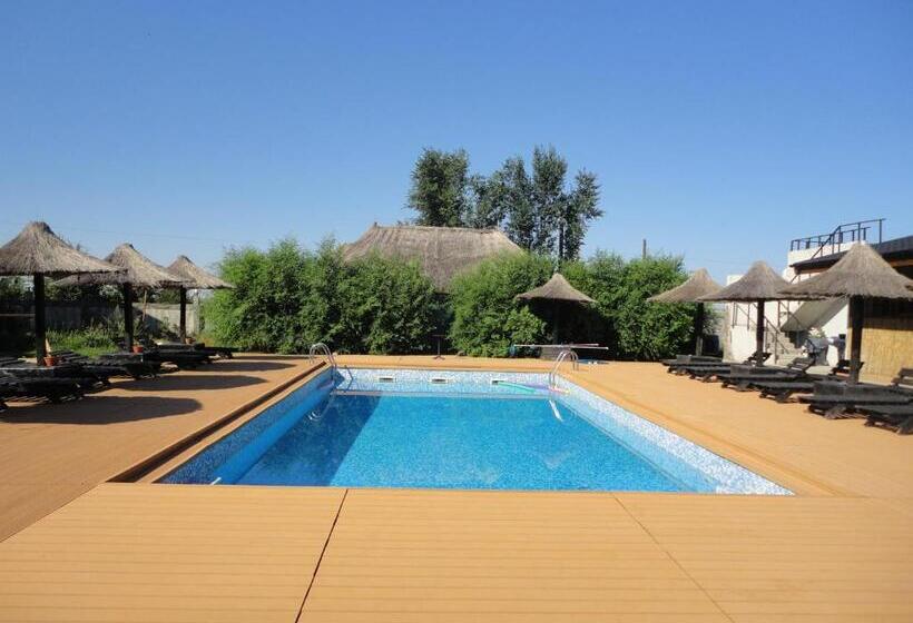 פנסיון Greenstone Land   Corbu