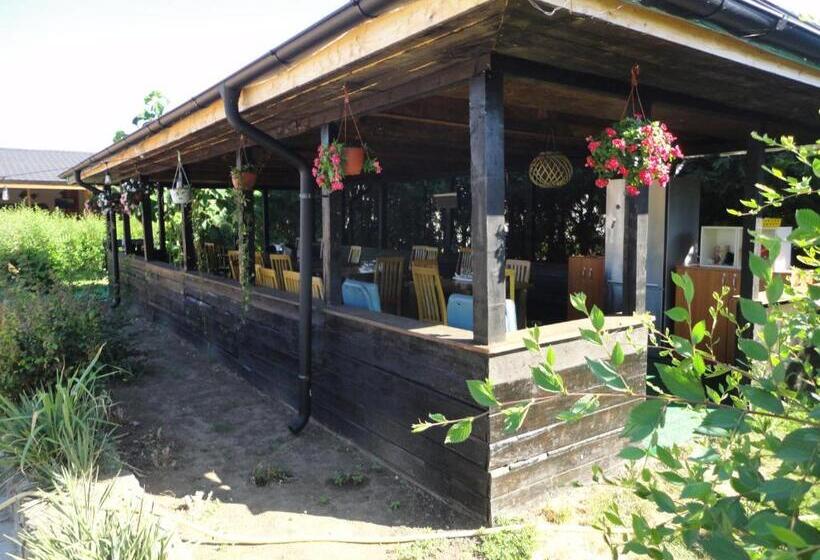 פנסיון Greenstone Land   Corbu