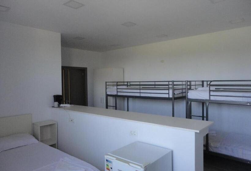 פנסיון Greenstone Land   Corbu