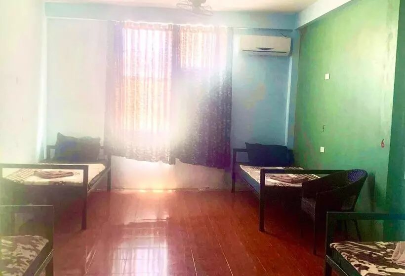 هاستل Army Barracks Guesthouse