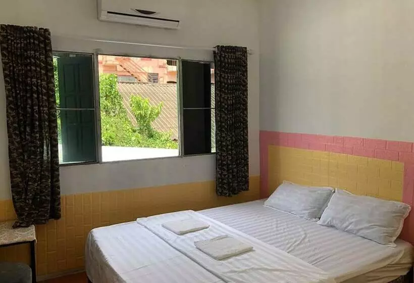 هاستل Army Barracks Guesthouse