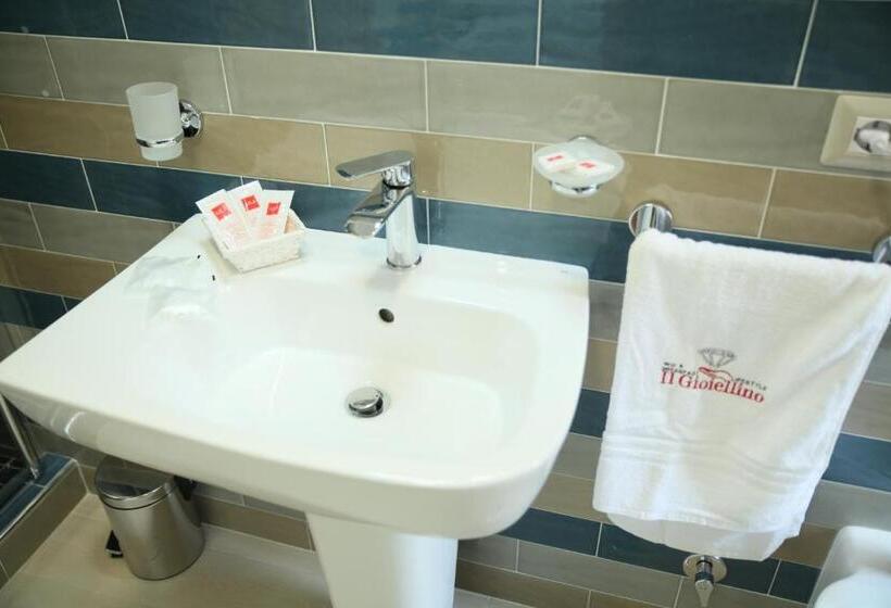 تختخواب و صبحانه Il Gioiellino Lifestyle