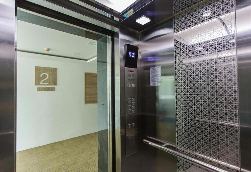 ホテル B2 Ubon Boutique And Budget