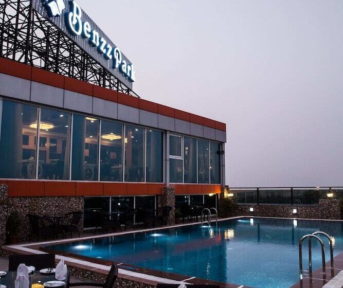 Hotel Benzz Park Vellore