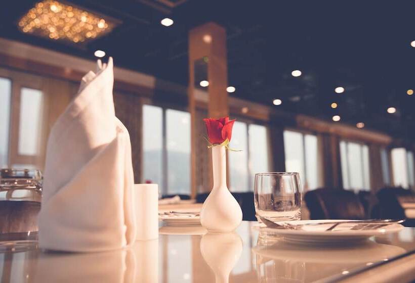 Hotel Benzz Park Vellore