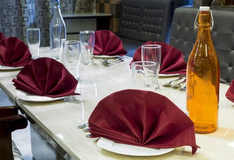 Hotel Benzz Park Vellore