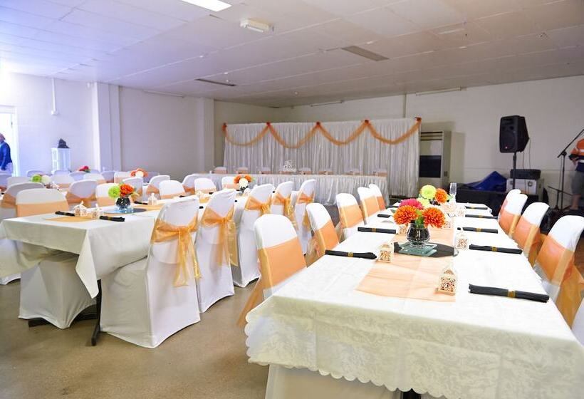 בית מלון כפרי Commercial