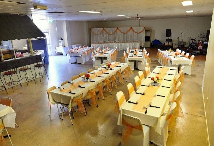 בית מלון כפרי Commercial