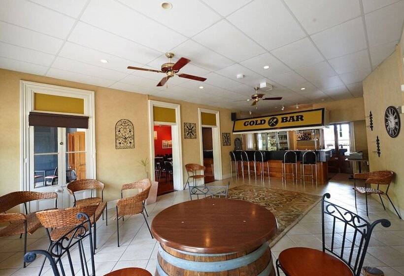 בית מלון כפרי Commercial