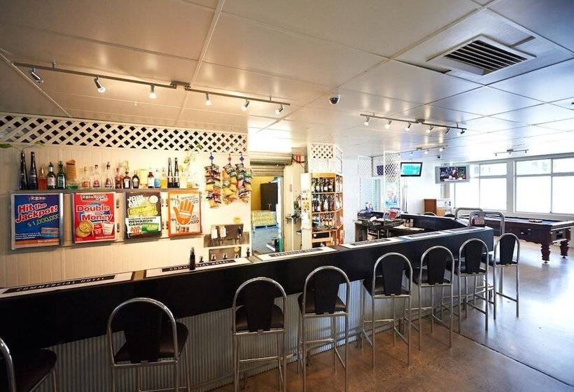 בית מלון כפרי Commercial