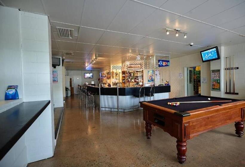 בית מלון כפרי Commercial