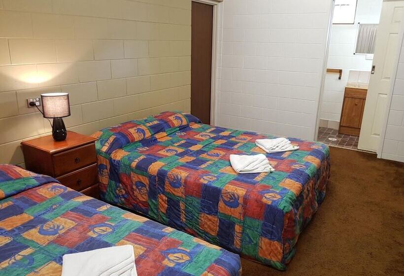 בית מלון כפרי Commercial