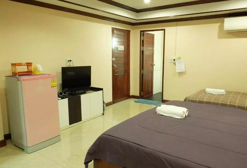 هتل Tree House Chachoengsao