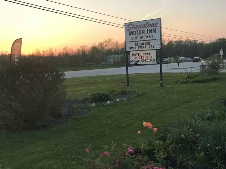 モーテル Shenstone Motor Inn And Restaurant