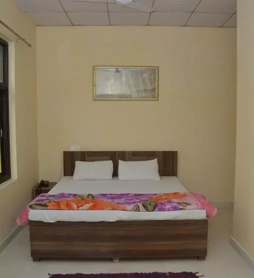 The Rock Heaven Resort, Lansdowne