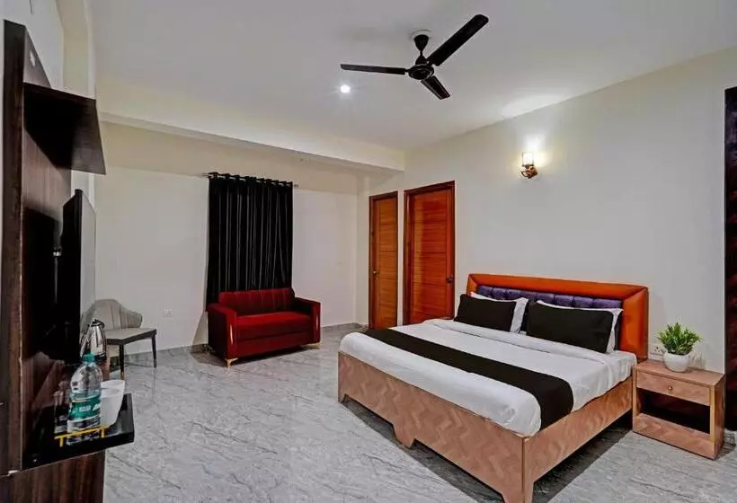 Hotelli Super Collection O The Royal Grand