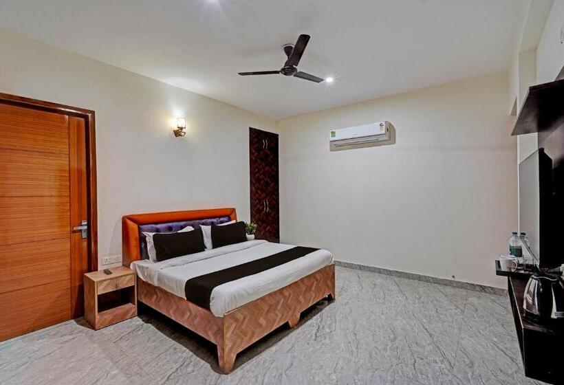 Hotel Super Collection O The Royal Grand